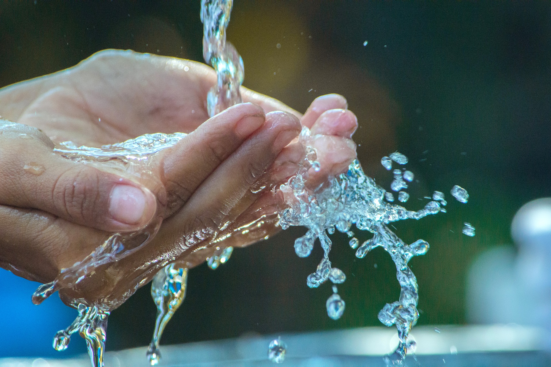 El invento que permite convertir agua de mar en potable en solo