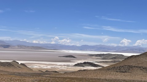 Europa debate sus políticas de acceso a minerales mientras crecen los impactos en América Latina