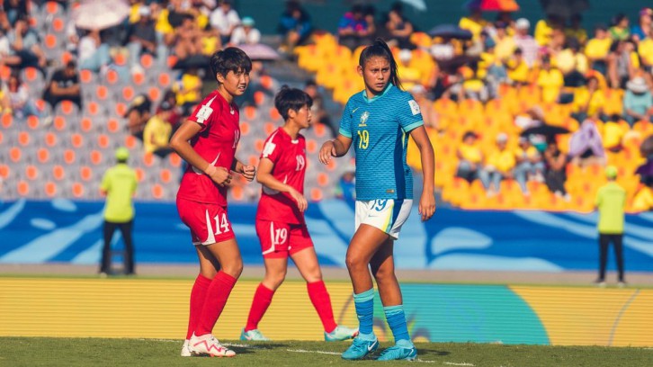 Fútbol a sol y sin sombra: cómo el calor extremo pone en riesgo a los astros del mañana